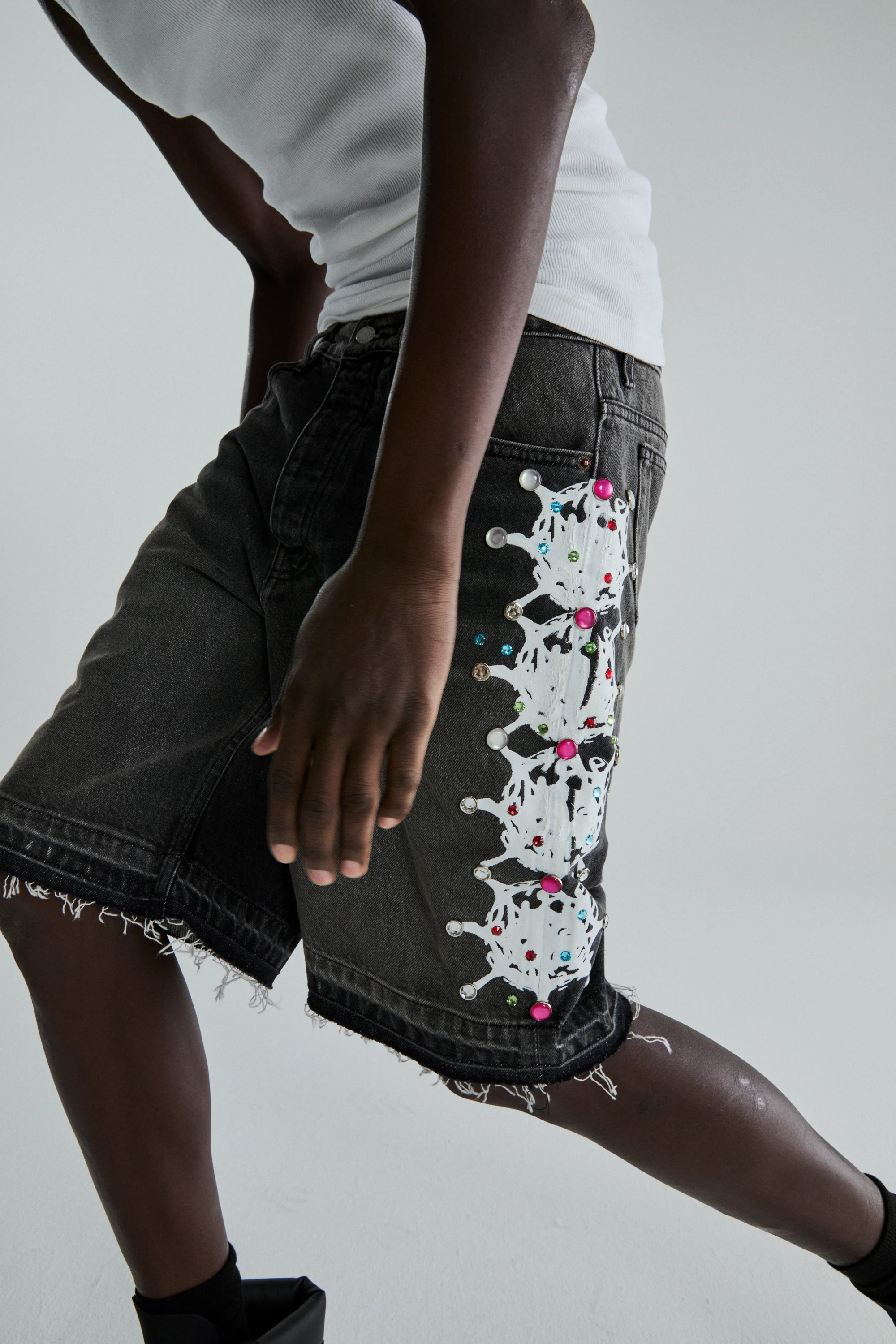 WEB STONE DENIM SHORT - Image 16