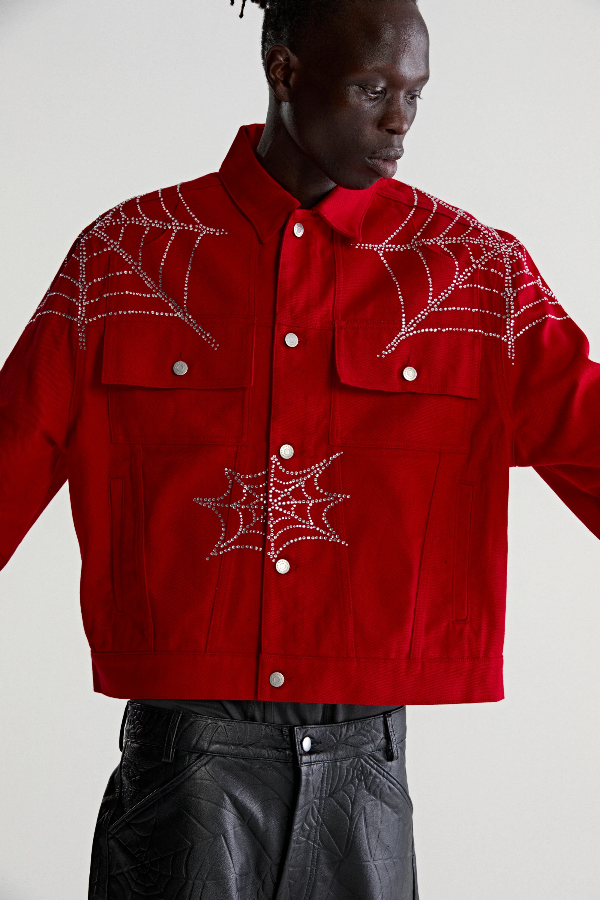 WEB DENIM CROPPED TRUCKER JACKET - Image 14