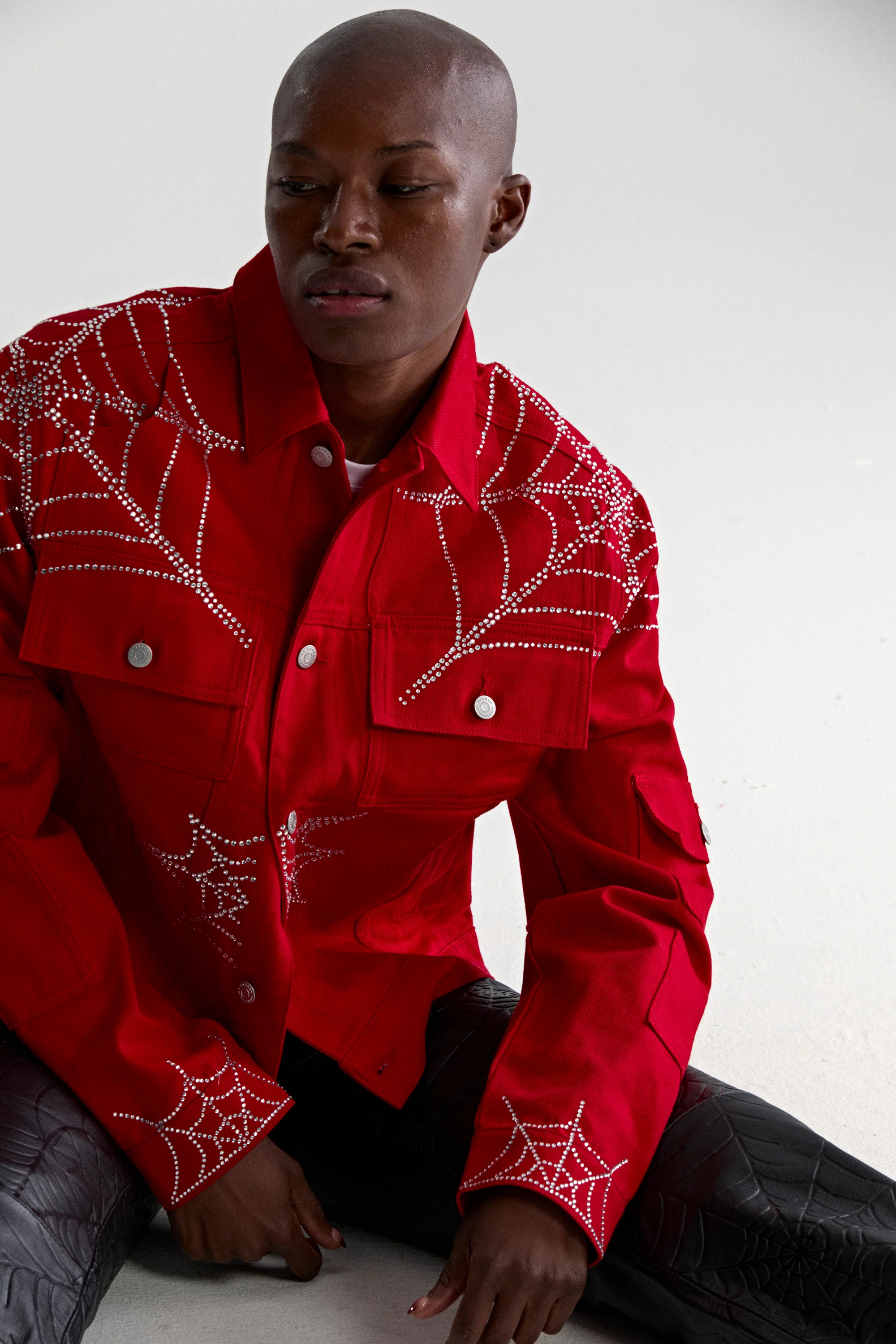 WEB DENIM CROPPED TRUCKER JACKET - Image 15